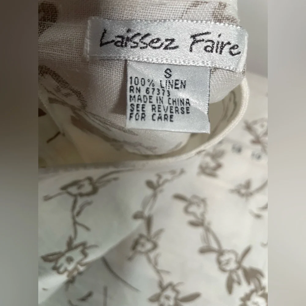 Linen floral Cream and Tan Button Back Short Sleeve Top